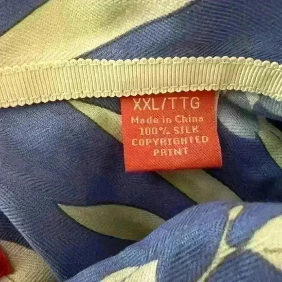 Tommy Bahama 100% silk Hawaiian print button down xxl - Picture 4 of 4